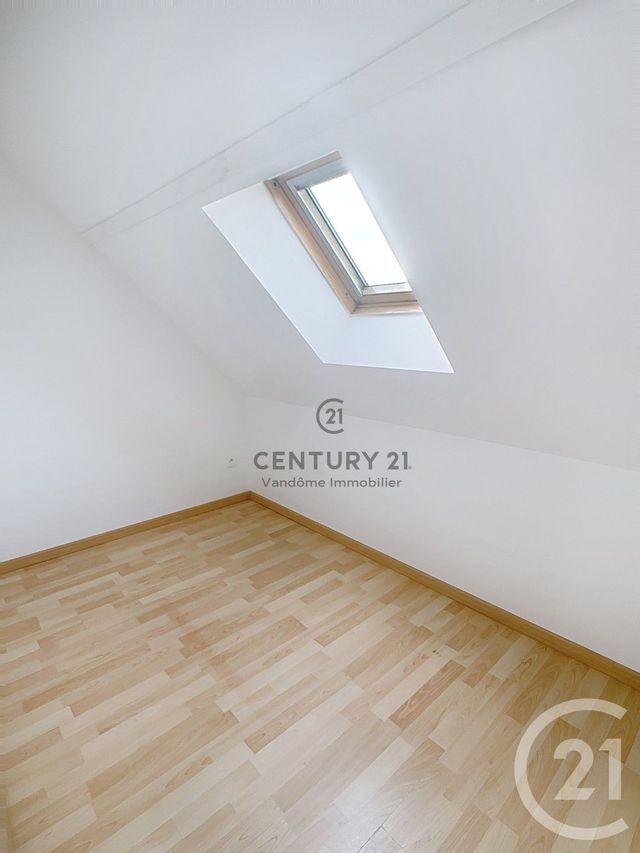 Appartement F1 à louer - 1 pièce - 25.72 m2 - CREPY EN VALOIS - 60 - PICARDIE - Century 21 Vandôme Immobilier