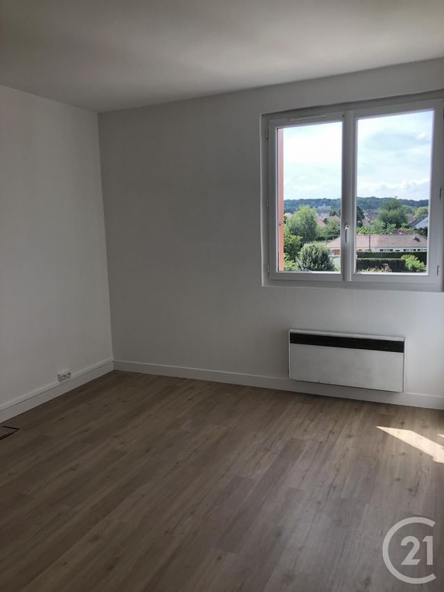 Appartement F3 à louer - 3 pièces - 64.0 m2 - CREPY EN VALOIS - 60 - PICARDIE - Century 21 Vandôme Immobilier