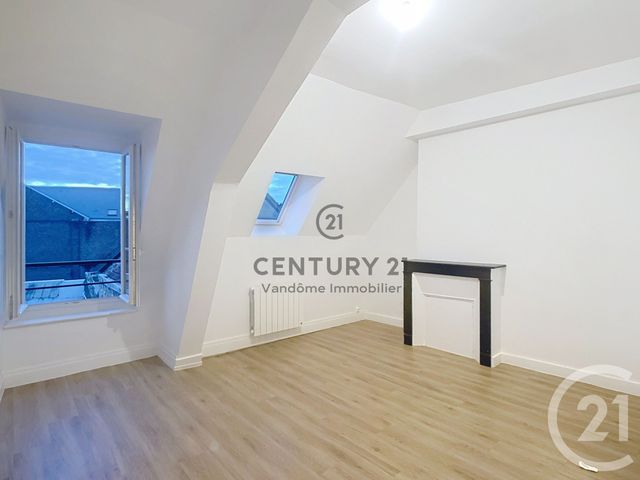 Appartement F1 à louer - 1 pièce - 27.12 m2 - CREPY EN VALOIS - 60 - PICARDIE - Century 21 Vandôme Immobilier