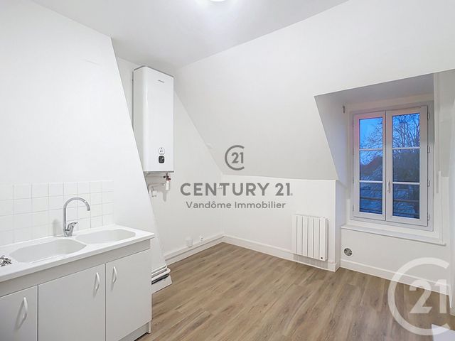 Appartement F1 à louer - 1 pièce - 27.12 m2 - CREPY EN VALOIS - 60 - PICARDIE - Century 21 Vandôme Immobilier