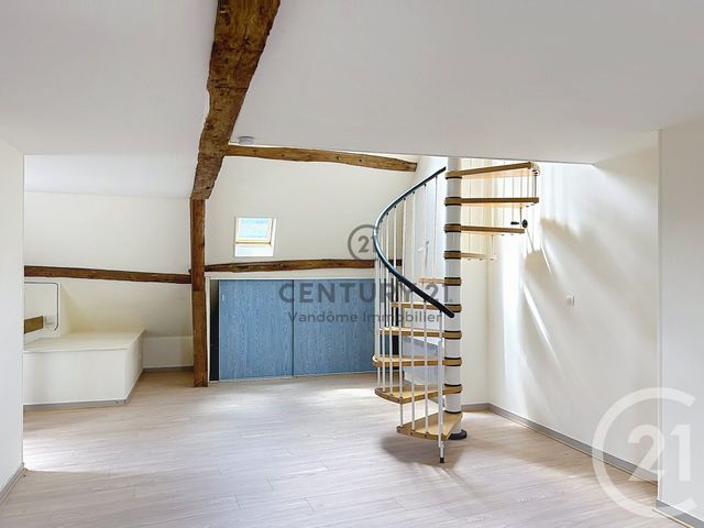 Appartement Duplex à louer - 2 pièces - 46.7 m2 - LA FERTE MILON - 02 - PICARDIE - Century 21 Vandôme Immobilier