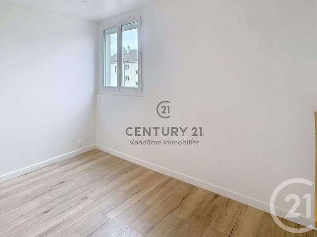 Appartement F2 à louer - 2 pièces - 43.92 m2 - CREPY EN VALOIS - 60 - PICARDIE - Century 21 Vandôme Immobilier