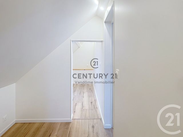 Appartement F2 à louer - 2 pièces - 43.92 m2 - CREPY EN VALOIS - 60 - PICARDIE - Century 21 Vandôme Immobilier
