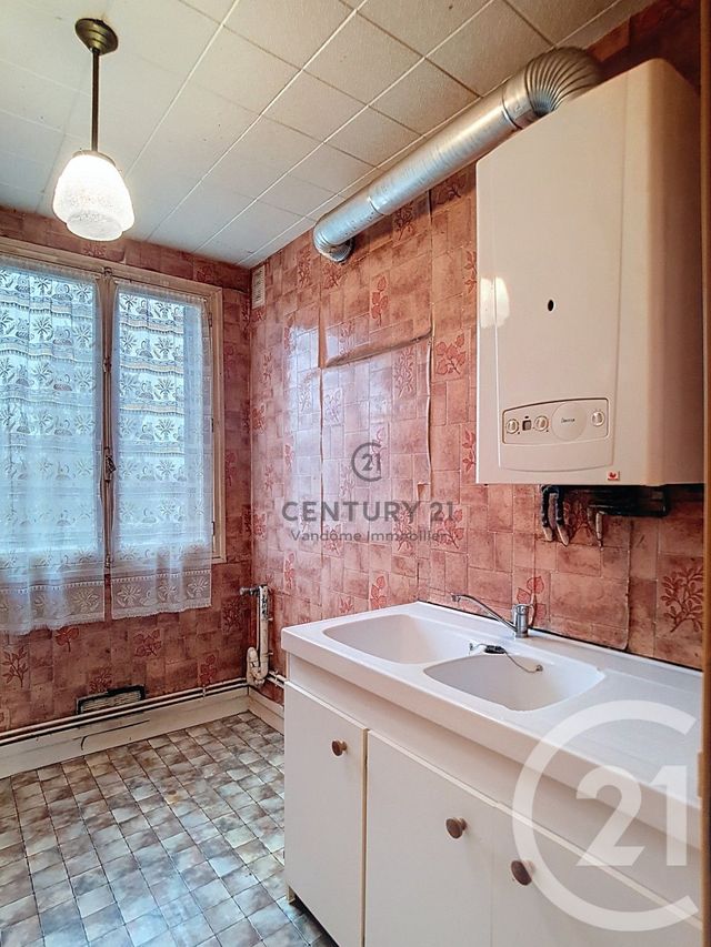 Appartement F3 à vendre - 4 pièces - 63.41 m2 - CREPY EN VALOIS - 60 - PICARDIE - Century 21 Vandôme Immobilier