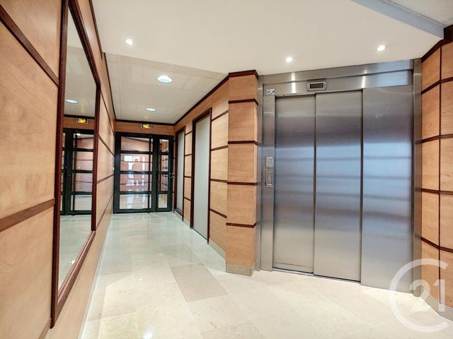 Appartement à louer - 3 pièces - 62.6 m2 - CREPY EN VALOIS - 60 - PICARDIE - Century 21 Vandôme Immobilier