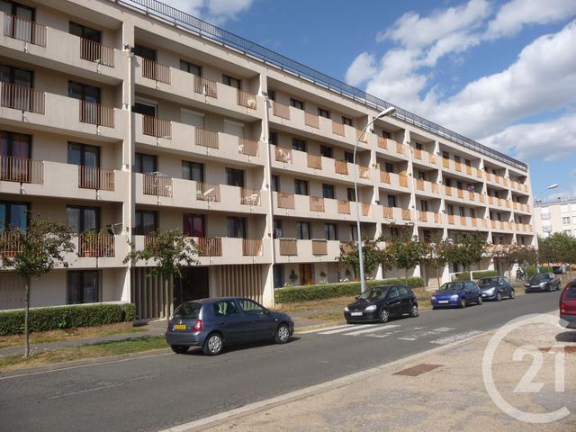Appartement F3 à louer - 3 pièces - 66.0 m2 - CREPY EN VALOIS - 60 - PICARDIE - Century 21 Vandôme Immobilier