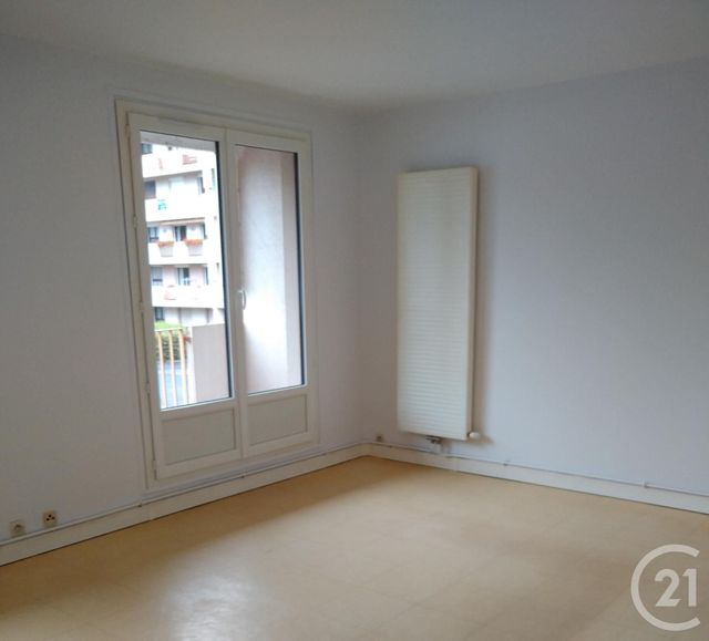 Appartement F3 à louer - 3 pièces - 66.0 m2 - CREPY EN VALOIS - 60 - PICARDIE - Century 21 Vandôme Immobilier