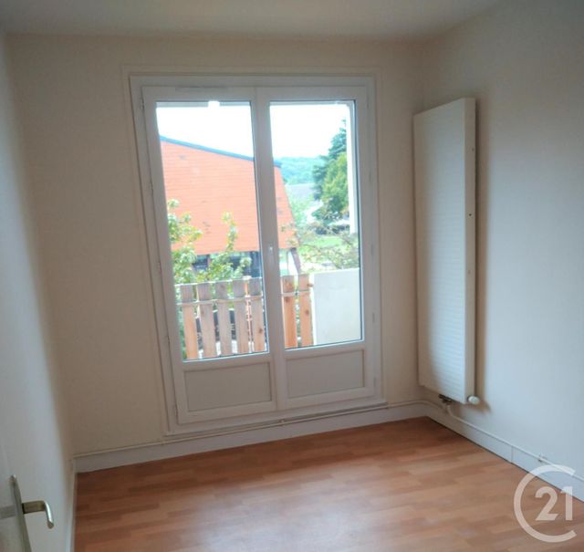 Appartement F3 à louer - 3 pièces - 66.0 m2 - CREPY EN VALOIS - 60 - PICARDIE - Century 21 Vandôme Immobilier