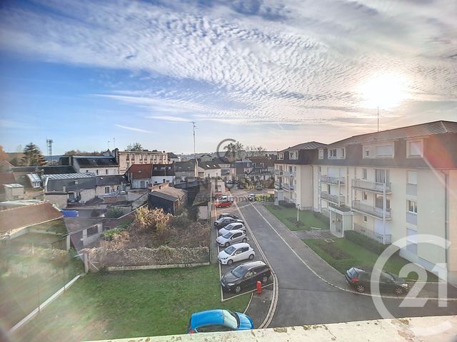 Appartement à louer - 2 pièces - 55.45 m2 - CREPY EN VALOIS - 60 - PICARDIE - Century 21 Vandôme Immobilier