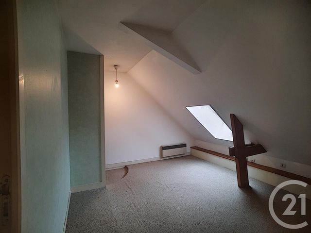 Appartement à louer - 3 pièces - 85.0 m2 - CREPY EN VALOIS - 60 - PICARDIE - Century 21 Vandôme Immobilier