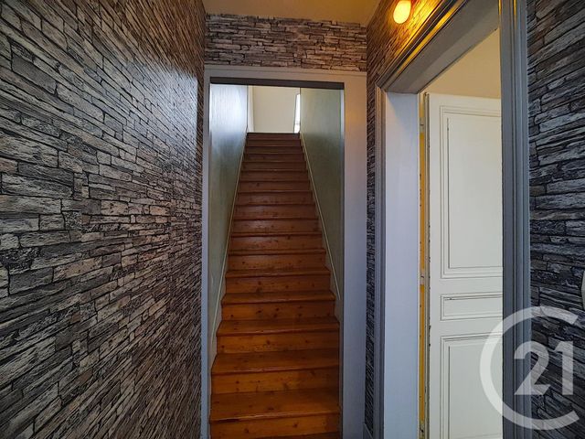 Appartement à louer - 3 pièces - 85.0 m2 - CREPY EN VALOIS - 60 - PICARDIE - Century 21 Vandôme Immobilier