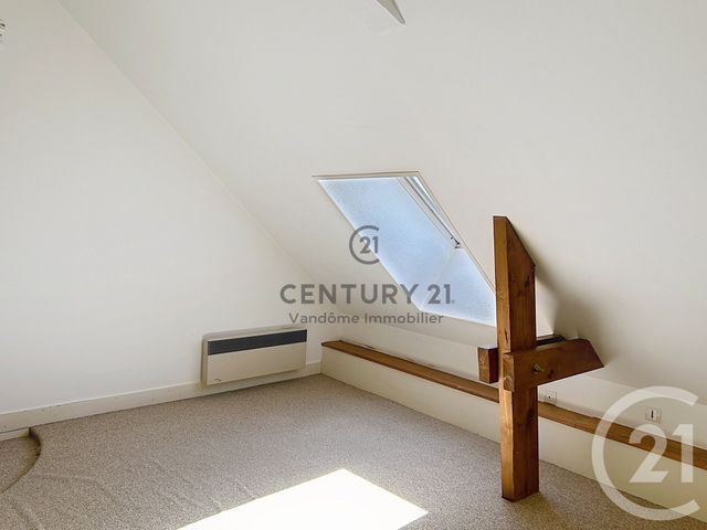 Appartement à louer - 3 pièces - 85.0 m2 - CREPY EN VALOIS - 60 - PICARDIE - Century 21 Vandôme Immobilier