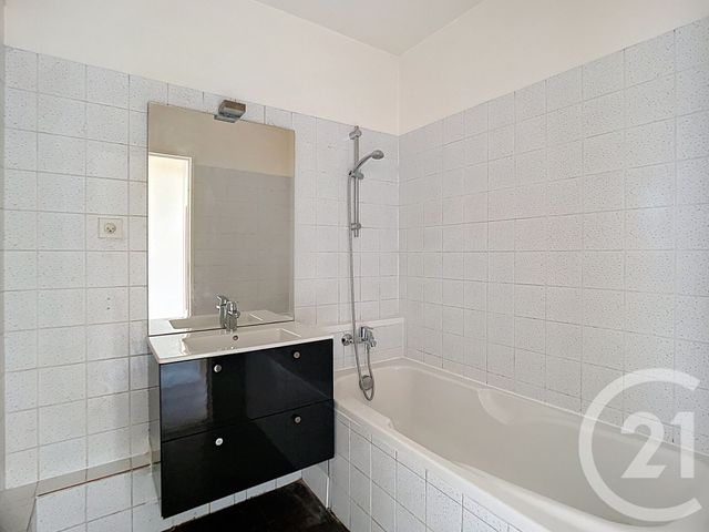 Appartement F3 à vendre - 3 pièces - 57.13 m2 - CREPY EN VALOIS - 60 - PICARDIE - Century 21 Vandôme Immobilier