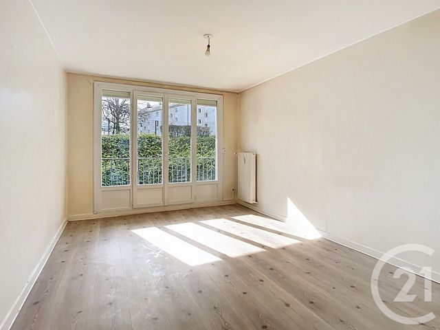 Appartement F3 à vendre - 3 pièces - 57.13 m2 - CREPY EN VALOIS - 60 - PICARDIE - Century 21 Vandôme Immobilier