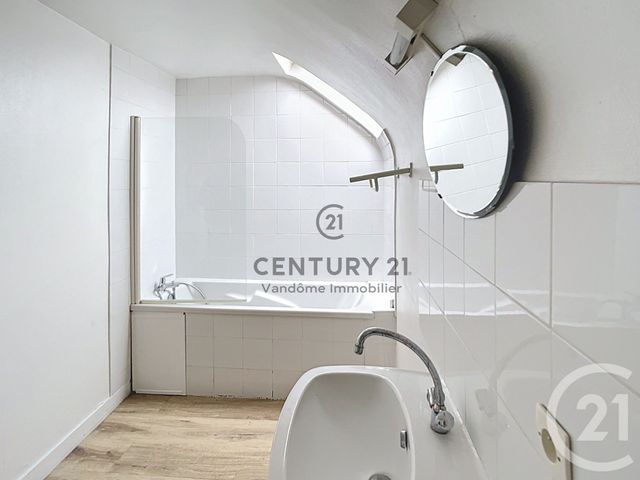 Appartement F2 à louer - 2 pièces - 31.87 m2 - CREPY EN VALOIS - 60 - PICARDIE - Century 21 Vandôme Immobilier