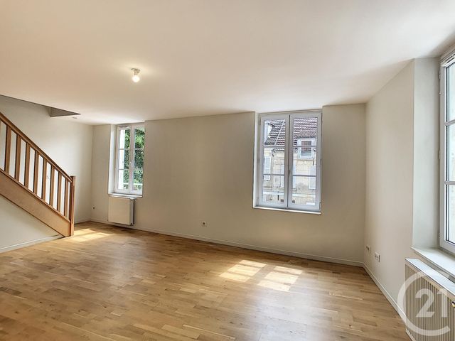 Appartement F4 à louer - 4 pièces - 85.0 m2 - CREPY EN VALOIS - 60 - PICARDIE - Century 21 Vandôme Immobilier