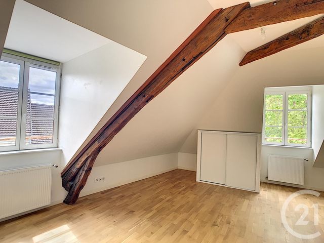 Appartement F4 à louer - 4 pièces - 85.0 m2 - CREPY EN VALOIS - 60 - PICARDIE - Century 21 Vandôme Immobilier