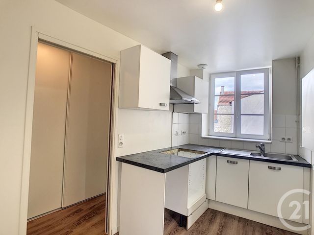 Appartement F4 à louer - 4 pièces - 85.0 m2 - CREPY EN VALOIS - 60 - PICARDIE - Century 21 Vandôme Immobilier