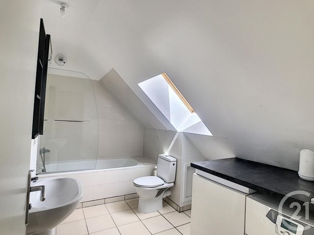 Appartement F4 à louer - 4 pièces - 85.0 m2 - CREPY EN VALOIS - 60 - PICARDIE - Century 21 Vandôme Immobilier