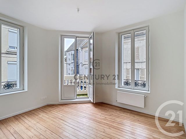 Appartement F3 à louer - 3 pièces - 70.41 m2 - CREPY EN VALOIS - 60 - PICARDIE - Century 21 Vandôme Immobilier