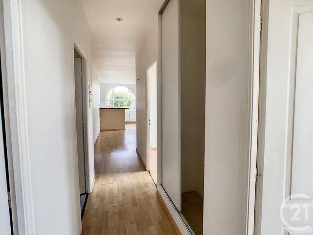 Appartement à louer - 4 pièces - 76.91 m2 - CREPY EN VALOIS - 60 - PICARDIE - Century 21 Vandôme Immobilier