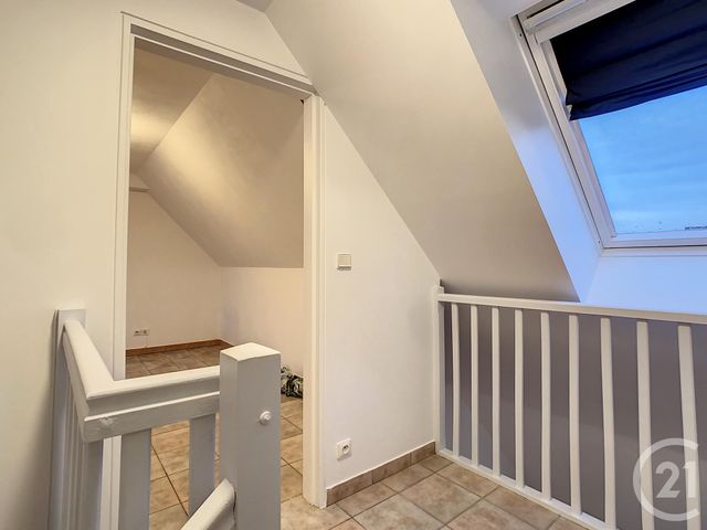 Appartement Duplex à louer - 4 pièces - 78.0 m2 - CREPY EN VALOIS - 60 - PICARDIE - Century 21 Vandôme Immobilier