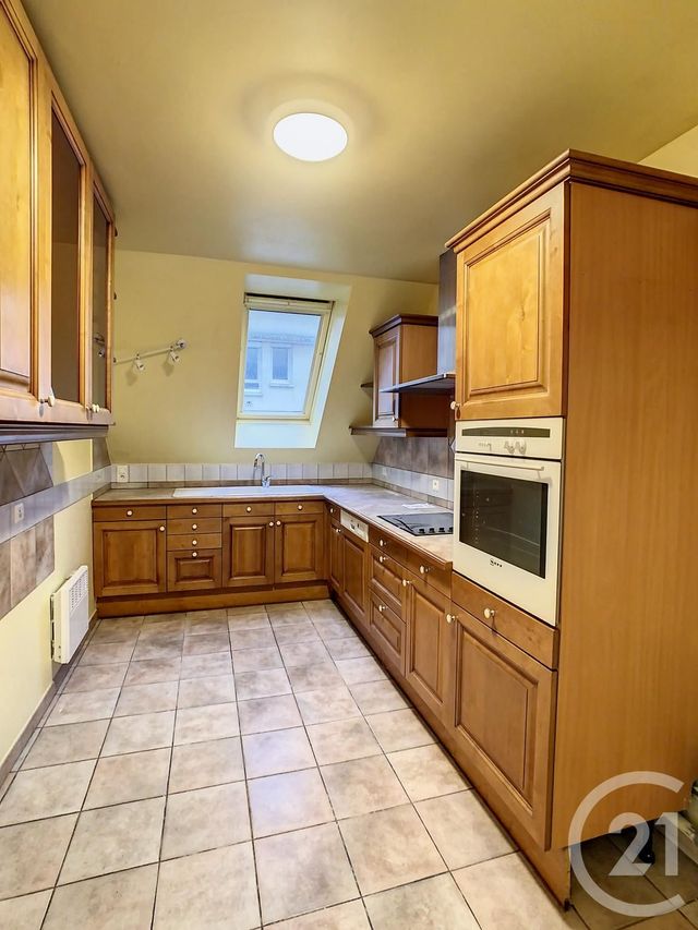 Appartement Duplex à louer - 4 pièces - 78.0 m2 - CREPY EN VALOIS - 60 - PICARDIE - Century 21 Vandôme Immobilier