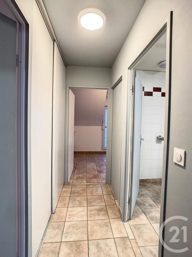 Appartement Duplex à louer - 4 pièces - 78.0 m2 - CREPY EN VALOIS - 60 - PICARDIE - Century 21 Vandôme Immobilier