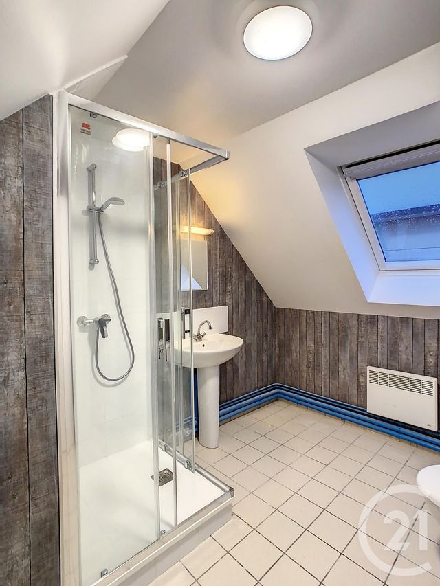 Appartement Duplex à louer - 4 pièces - 78.0 m2 - CREPY EN VALOIS - 60 - PICARDIE - Century 21 Vandôme Immobilier