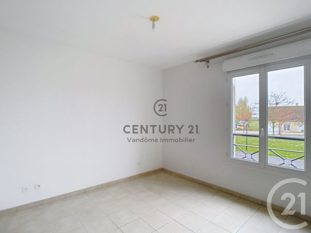 Appartement à louer - 2 pièces - 42.0 m2 - LEVIGNEN - 60 - PICARDIE - Century 21 Vandôme Immobilier