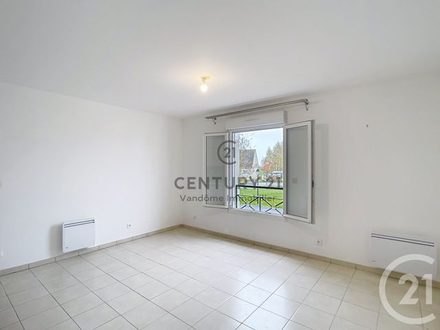 Appartement à louer - 2 pièces - 42.0 m2 - LEVIGNEN - 60 - PICARDIE - Century 21 Vandôme Immobilier
