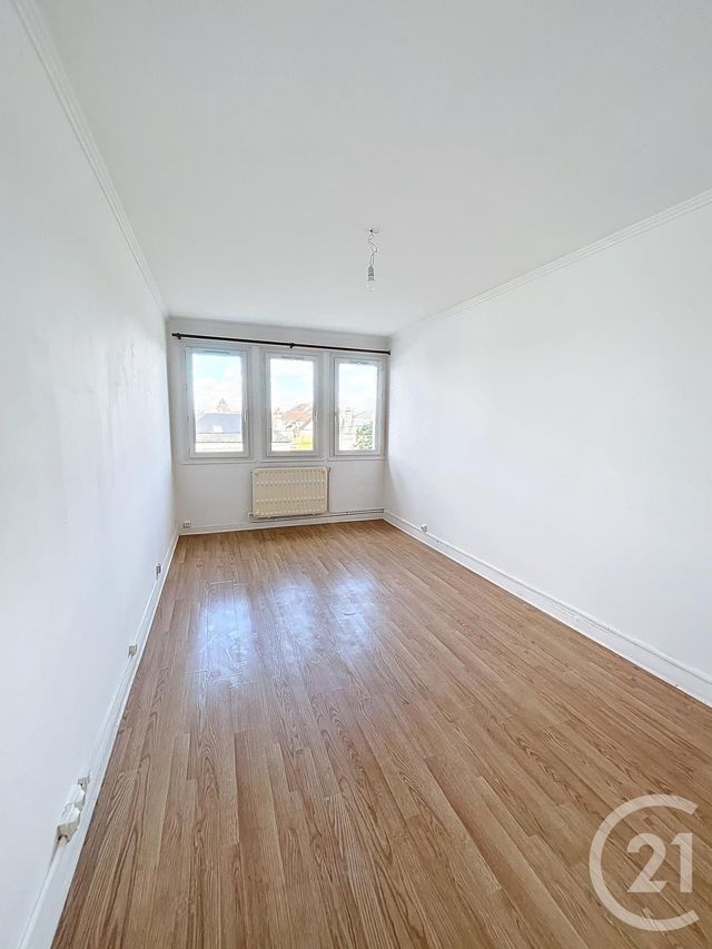 Appartement F2 à louer - 2 pièces - 56.11 m2 - CREPY EN VALOIS - 60 - PICARDIE - Century 21 Vandôme Immobilier
