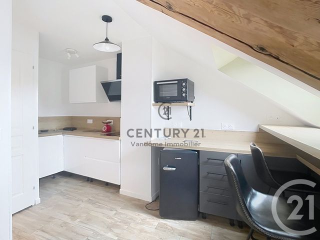 Appartement Studio à louer - 1 pièce - 21.0 m2 - CREPY EN VALOIS - 60 - PICARDIE - Century 21 Vandôme Immobilier