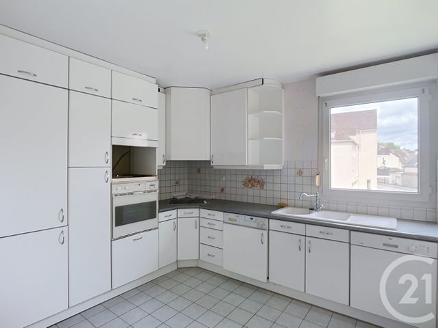 Appartement F5 à louer - 5 pièces - 91.64 m2 - CREPY EN VALOIS - 60 - PICARDIE - Century 21 Vandôme Immobilier