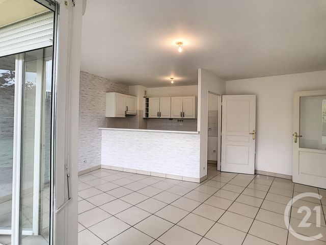 Appartement F3 à louer - 3 pièces - 52.05 m2 - CREPY EN VALOIS - 60 - PICARDIE - Century 21 Vandôme Immobilier