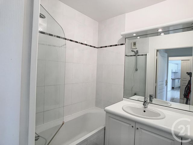 Appartement F3 à louer - 3 pièces - 52.05 m2 - CREPY EN VALOIS - 60 - PICARDIE - Century 21 Vandôme Immobilier