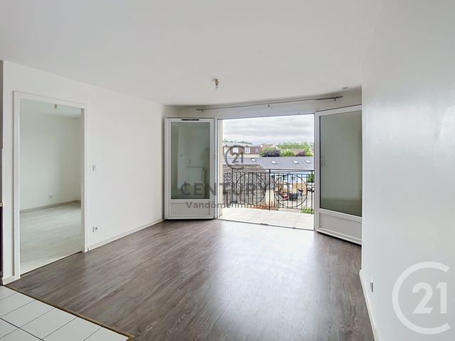 Appartement F2 à louer - 2 pièces - 34.9 m2 - CREPY EN VALOIS - 60 - PICARDIE - Century 21 Vandôme Immobilier