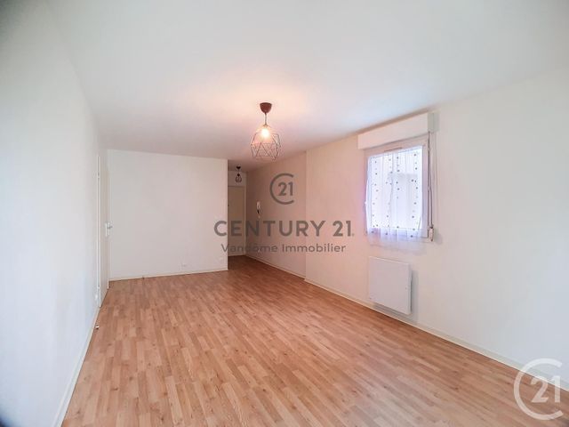 Appartement F1 à louer - 1 pièce - 38.0 m2 - CREPY EN VALOIS - 60 - PICARDIE - Century 21 Vandôme Immobilier