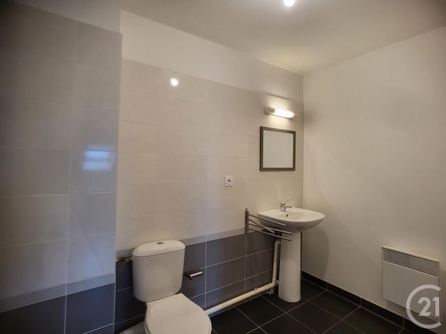 Appartement F2 à louer - 2 pièces - 30.96 m2 - CREPY EN VALOIS - 60 - PICARDIE - Century 21 Vandôme Immobilier