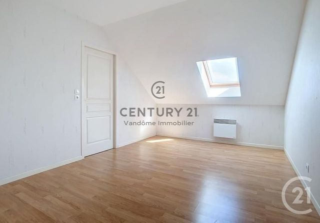 Appartement F2 à louer - 2 pièces - 36.26 m2 - CREPY EN VALOIS - 60 - PICARDIE - Century 21 Vandôme Immobilier