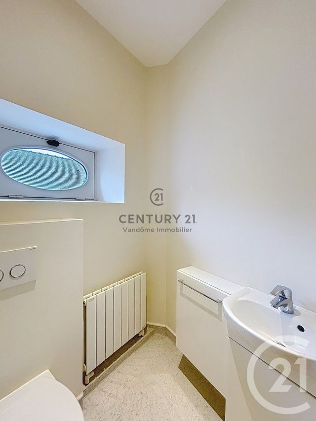 Appartement F1 à louer - 2 pièces - 48.77 m2 - CREPY EN VALOIS - 60 - PICARDIE - Century 21 Vandôme Immobilier