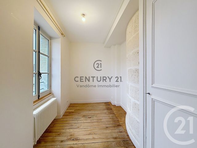 Appartement F1 à louer - 2 pièces - 48.77 m2 - CREPY EN VALOIS - 60 - PICARDIE - Century 21 Vandôme Immobilier
