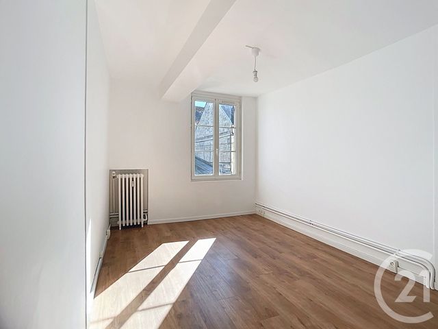 Appartement F2 à vendre - 2 pièces - 40.0 m2 - CREPY EN VALOIS - 60 - PICARDIE - Century 21 Vandôme Immobilier