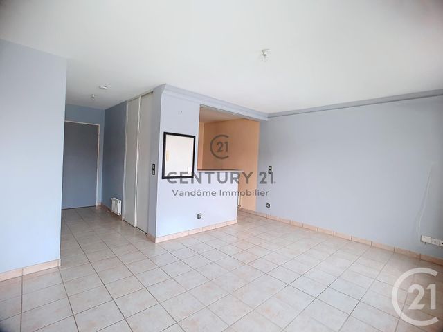 Appartement F2 à vendre - 2 pièces - 45.0 m2 - CREPY EN VALOIS - 60 - PICARDIE - Century 21 Vandôme Immobilier