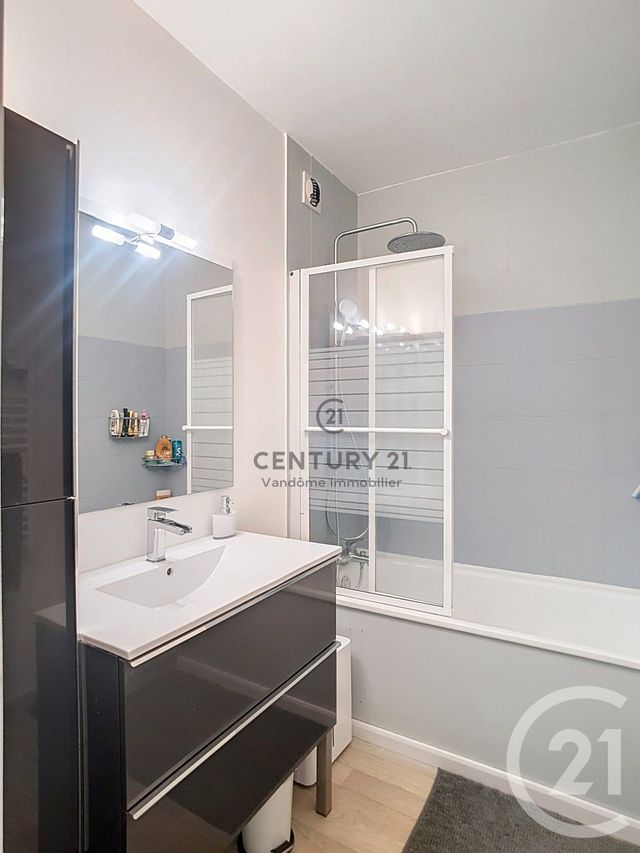 Appartement F3 à vendre - 3 pièces - 62.0 m2 - CREPY EN VALOIS - 60 - PICARDIE - Century 21 Vandôme Immobilier